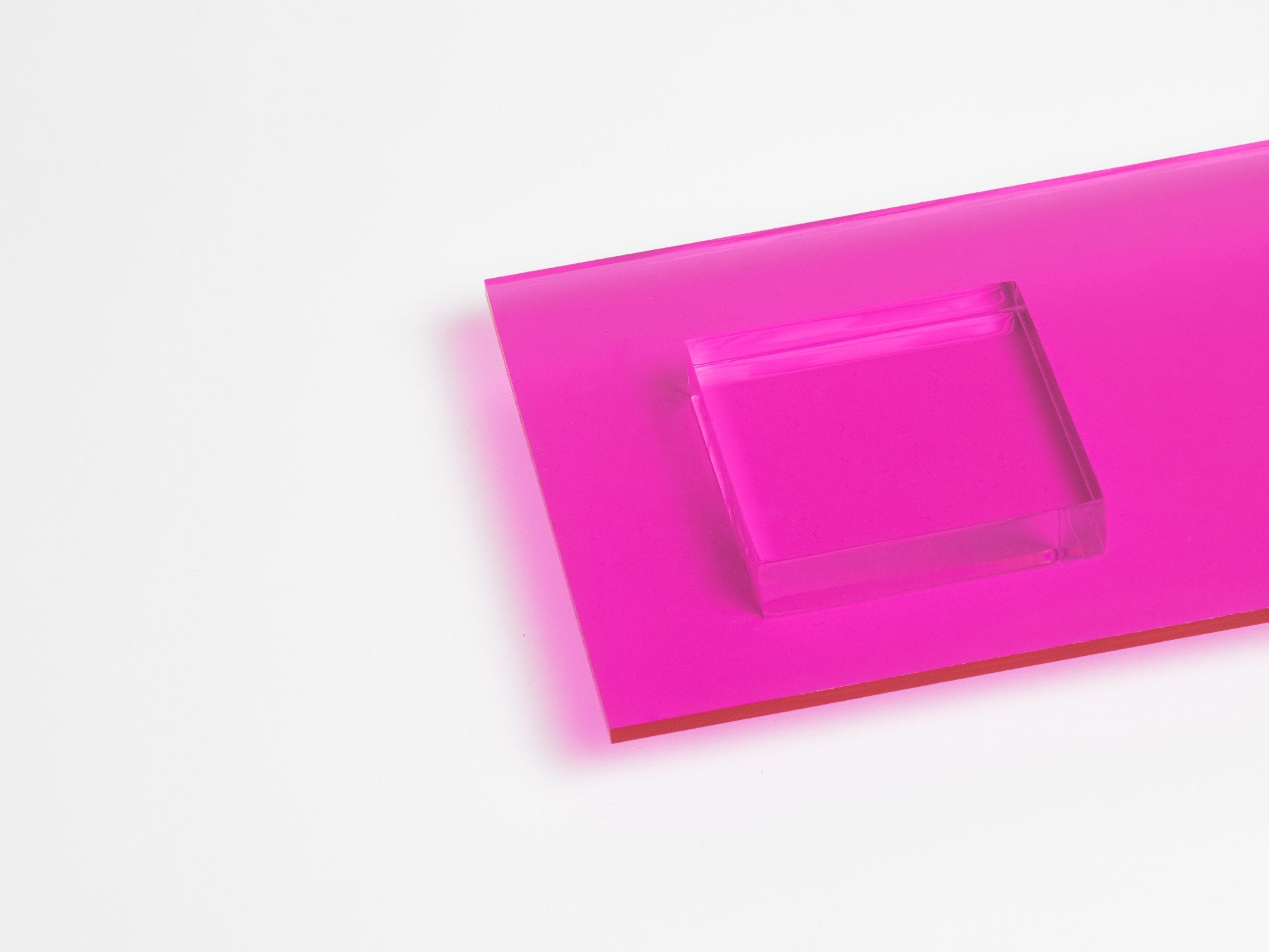 Magenta L-709 Transparent Acrylic Sheet